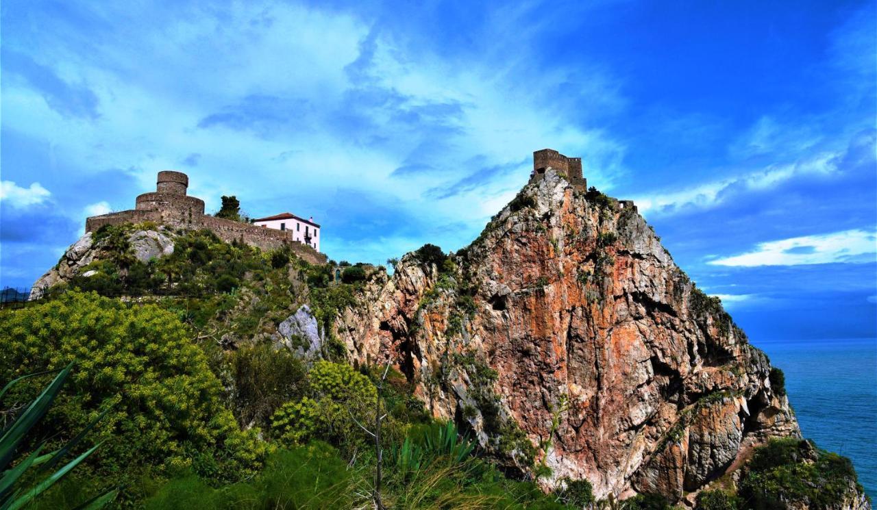 Riviera Ionica Aparthotel Santa Teresa Di Riva Buitenkant foto