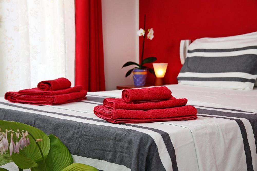 Riviera Ionica Aparthotel Santa Teresa Di Riva Buitenkant foto