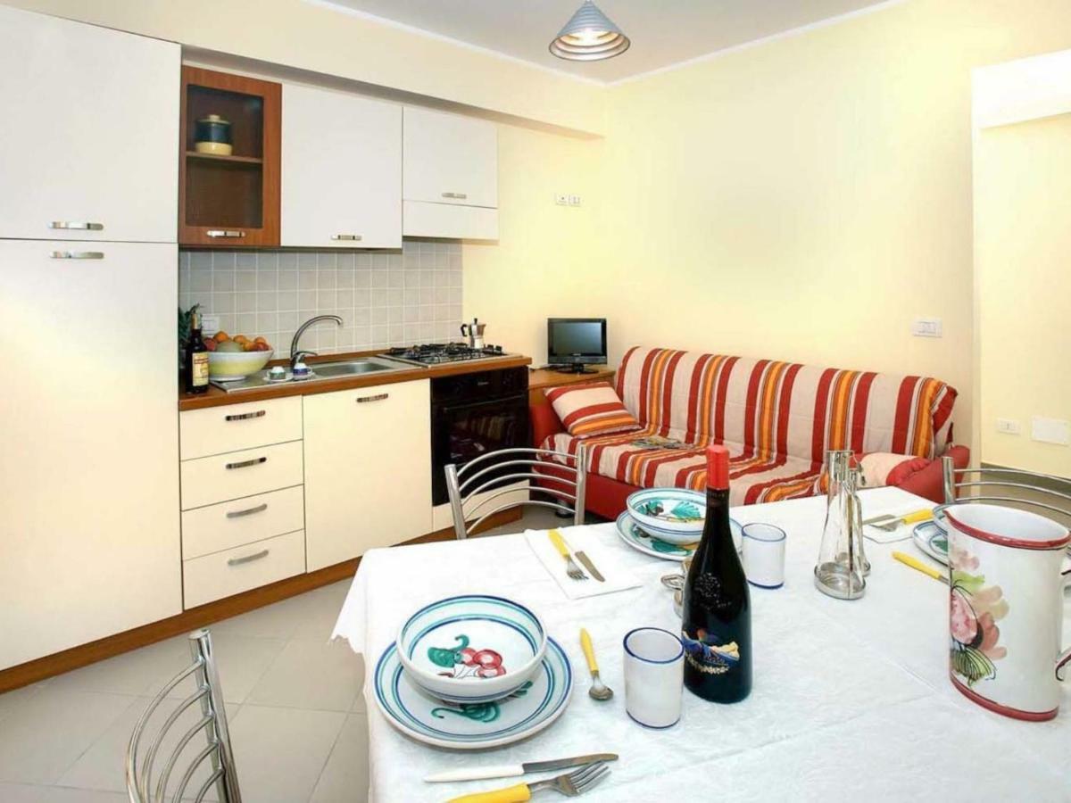 Riviera Ionica Aparthotel Santa Teresa Di Riva Buitenkant foto
